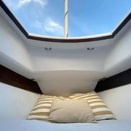Alojate En Un Velero En O Regala La Experiencia A Alguien Especial * Empuriabrava