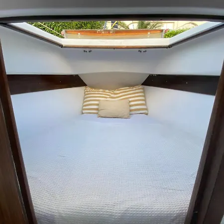 Alojate En Un Velero En O Regala La Experiencia A Alguien Especial