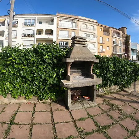 Alojate En Un Velero En O Regala La Experiencia A Alguien Especial Empuriabrava